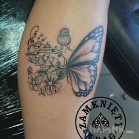 Tattoo Small session on the leg motif: butterflies style: graphic / illustrative