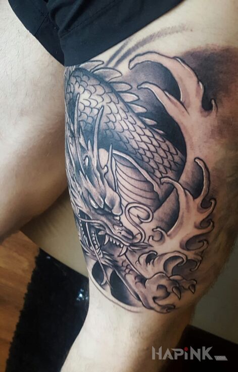 Tattoo Dragon Japanese in dragons motif and japanese / irezumi style on the leg