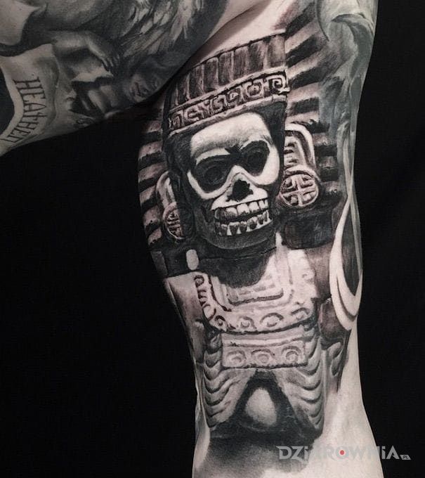 Tatuaż bóg śmierci w motywie 3D i stylu realistyczne na ramieniu