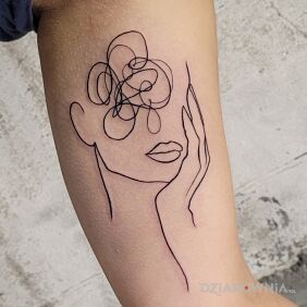 Tatuaż Poplątane myśli na ręce motyw: pozostałe styl: kontury / linework