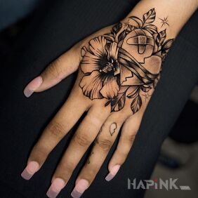 Tattoo Broken heart On the arm motif: black and gray style: graphic / illustrative