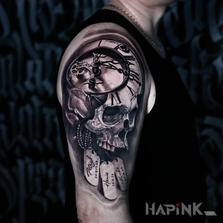 Tattoo Czaszka z czasem in objects motif and contour / linework style On the arm