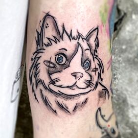 Tattoo Kitty on the bicep motif: animals style: graphic / illustrative