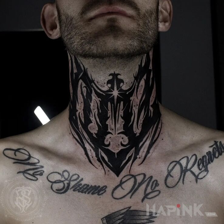 Tattoo Ornament na szyi in lettering motif and calligraphy style on the neck