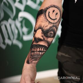 Tatuaż Hello there! na ręce motyw: twarze styl: realistyczne