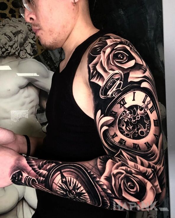 Tattoo Zegarek do kieszonki in black and gray motif and realistic style on the forearm