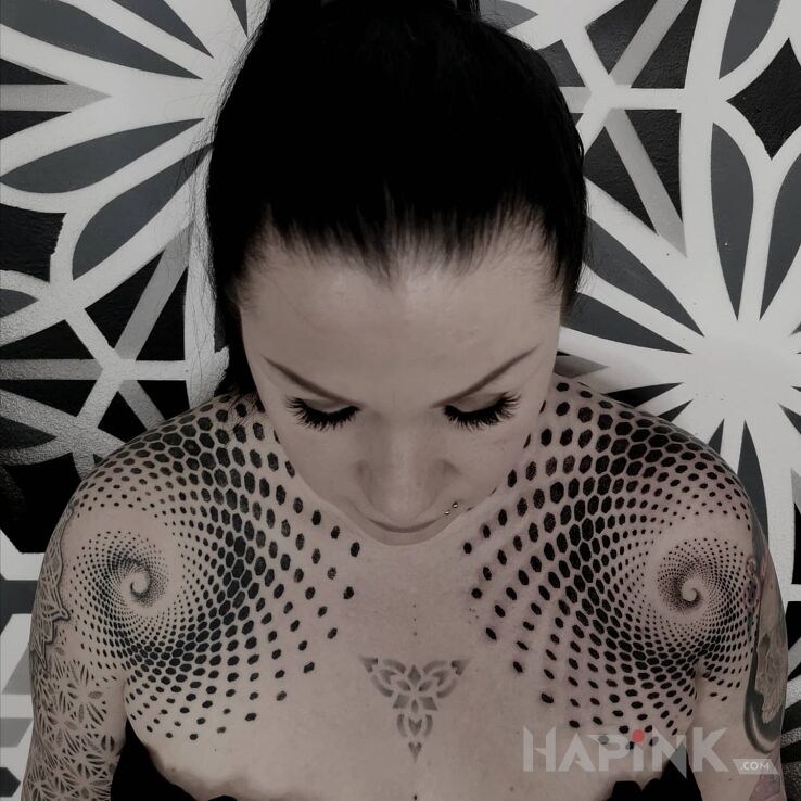 Tattoo Dwie spirale in other motif and geometric style on the shoulder