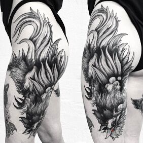 Tattoo Rooster on the leg motif: sexy