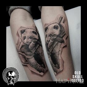 Tattoo Teddy Bear on the leg motif: black and gray style: realistic