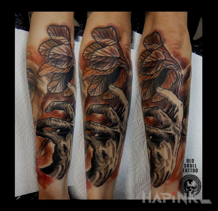 Tattoo Rąsia in floral motif and neo-traditional style On the arm