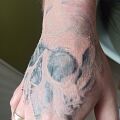 Nieudany tatuaż - Bardzo jasny tatuaż po złuszczeniu naskróka