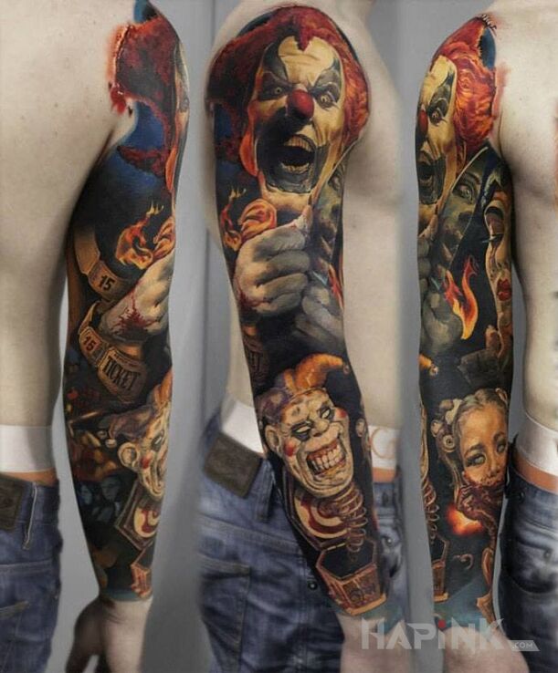 Tattoo Zlowieszcze klowny in 3D motif and realistic style on the upper arm
