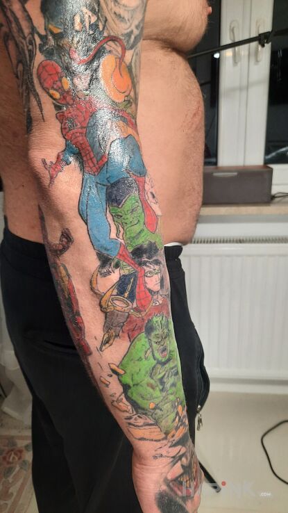 Tattoo Superbohaterowie kolor in characters motif and cartoon / comic book style On the arm