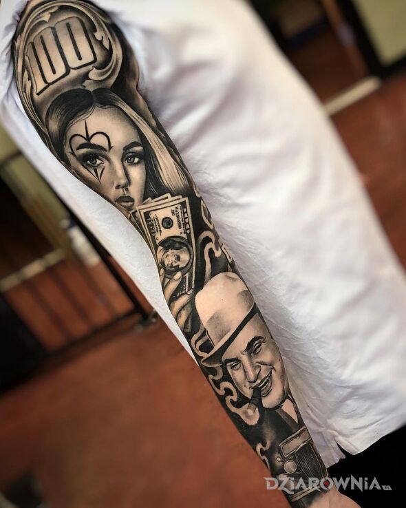 Tatuaż al capone z dziewczyną w motywie czarno-szare i stylu realistyczne na ramieniu