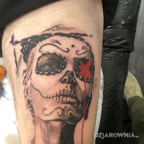 Tatuaż Šliczna na nodze motyw: santa muerte styl: realistyczne