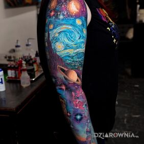 Tatuaż Kosmiczny van gogh na ramieniu motyw: kosmos styl: realistyczne