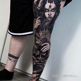 Tatuaż Demoniczna dziewczyna na nodze motyw: postacie styl: graficzne / ilustracyjne