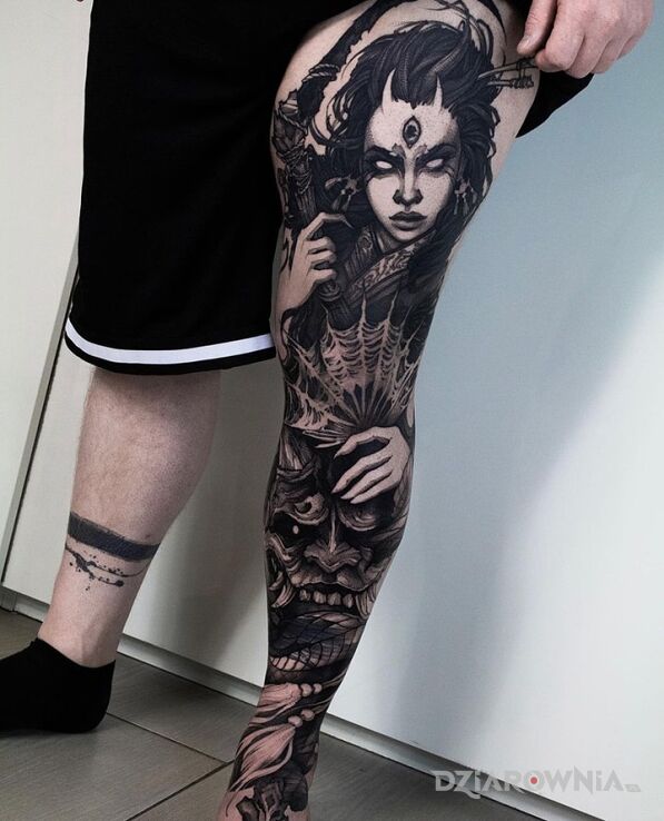 Tatuaż demoniczna dziewczyna w motywie nogawki i stylu graficzne / ilustracyjne na piszczeli