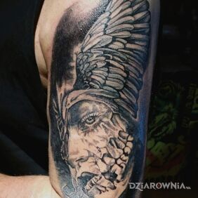 Tatuaż Black&Gray na ręce motyw: czarno-szare styl: realistyczne