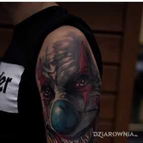 Tatuaż Horror na ręce motyw: kolorowe styl: realistyczne