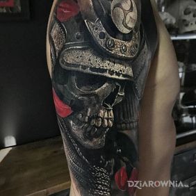 Tatuaż Samuraj na ramieniu motyw: czaszki styl: realistyczne