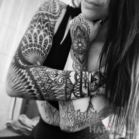 Tattoo A bit of geometry, a bit of ornament on the hand motif: mandalas style: geometric