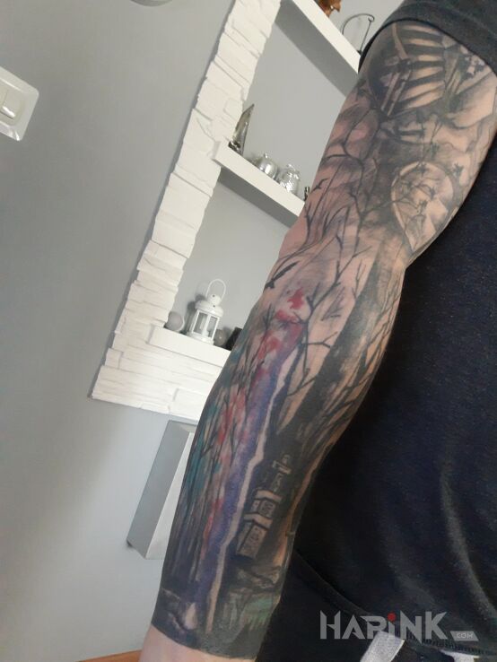 Tattoo Las in dark motif and graphic / illustrative style On the arm