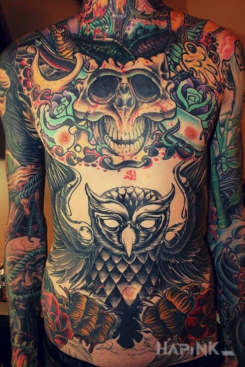 Tattoo Dziara na dziarze in flowers motif on the upper arm