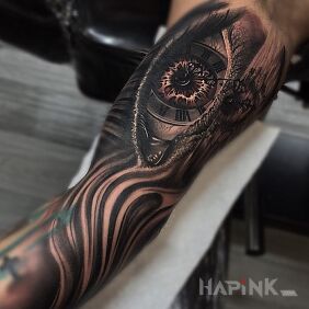 Tattoo Eye and clock on the upper arm motif: 3D
