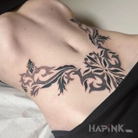 Tattoo Belly ornament on the stomach motif: black and gray style: abstract