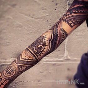 Tattoo Patterns on the upper arm motif: sleeves style: Polynesian