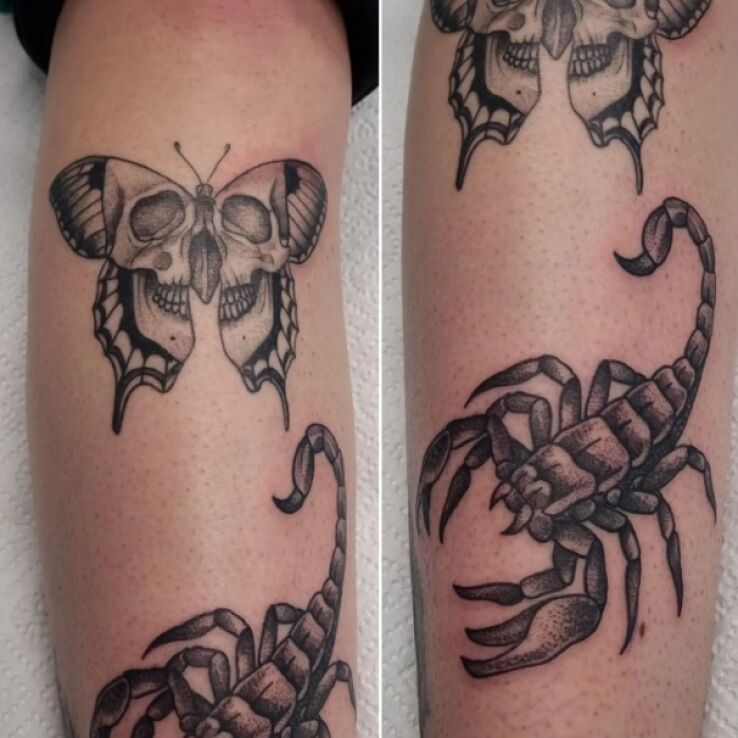 Tatuaż wlepki oldschool motyl i skorpion w motywie czaszki i stylu dotwork na łydce