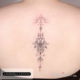 Tattoo Spine ornament on the back motif: black and gray style: minimalistic