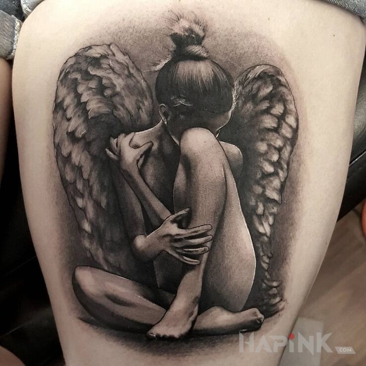 Tattoo Aniołek in 3D motif on the leg