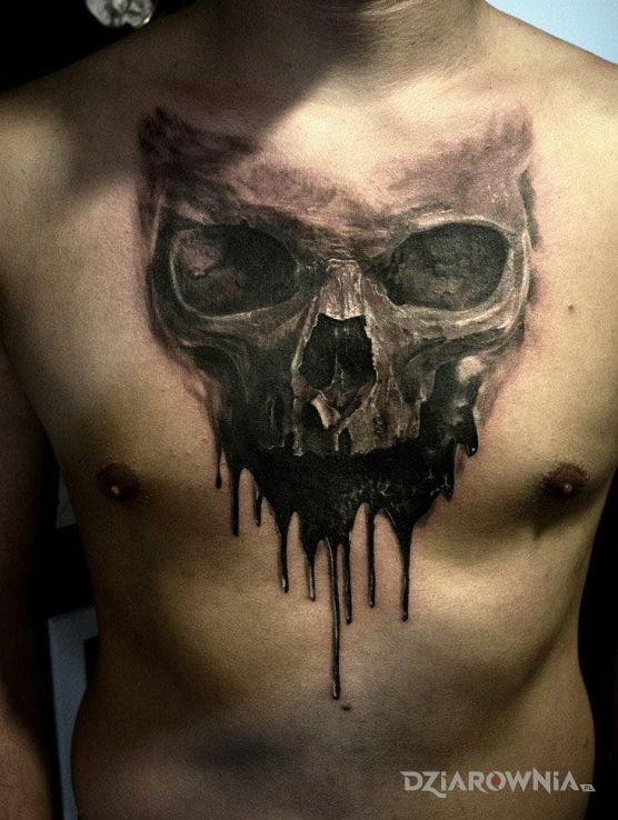Tatuaż ulewająca się czacha w motywie 3D i stylu realistyczne na klatce