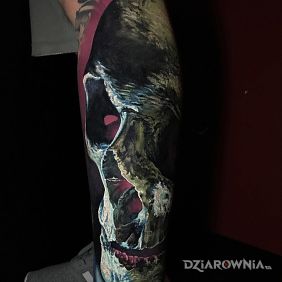 Tatuaż Czaszunia na nodze motyw: czaszki styl: realistyczne