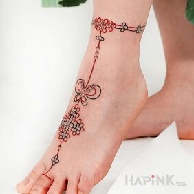 Tattoo A string arranged in a pattern on the foot motif: colorful style: contour / linework