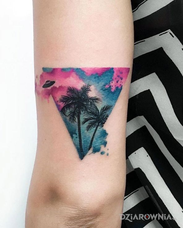 Tatuaż ufo na bahamach w motywie kolorowe i stylu watercolor na ramieniu