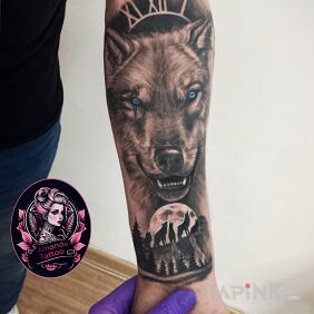 Tattoo Wolf On the arm motif: animals style: realistic
