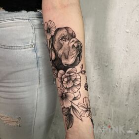 Tattoo Pieseł by Sierpka! on the forearm motif: flowers style: graphic / illustrative
