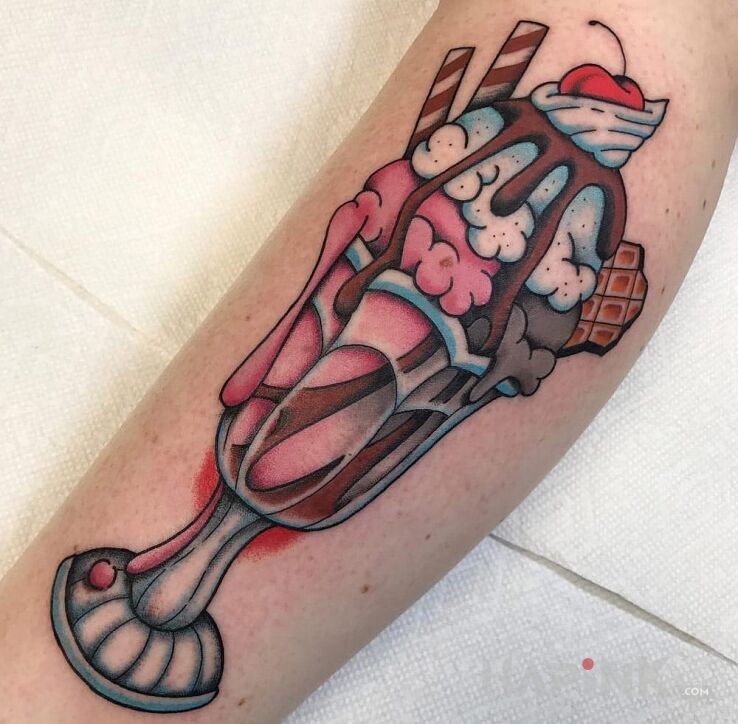 Tattoo Deserek in other motif on the forearm