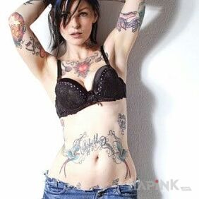 Tattoo Blue-haired on the chest motif: sexy