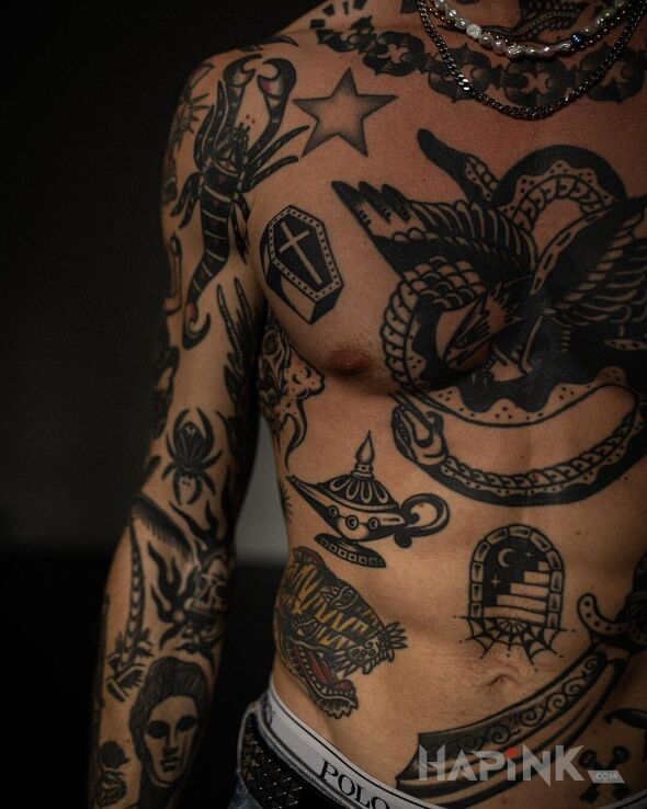 Tattoo Postaw na klasykę in objects motif and oldschool style on the bicep