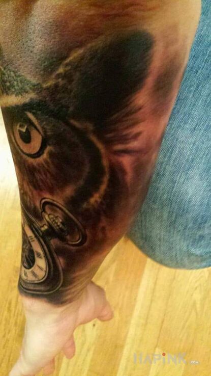 Tattoo Sowa i zegar cz.3 in animals motif and realistic style on the forearm