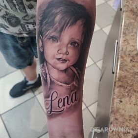 Tatuaż Portrecik na ręce motyw: twarze styl: realistyczne