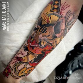 Tatuaż Kot Hannya na ręce motyw: zwierzęta styl: neotradycyjne
