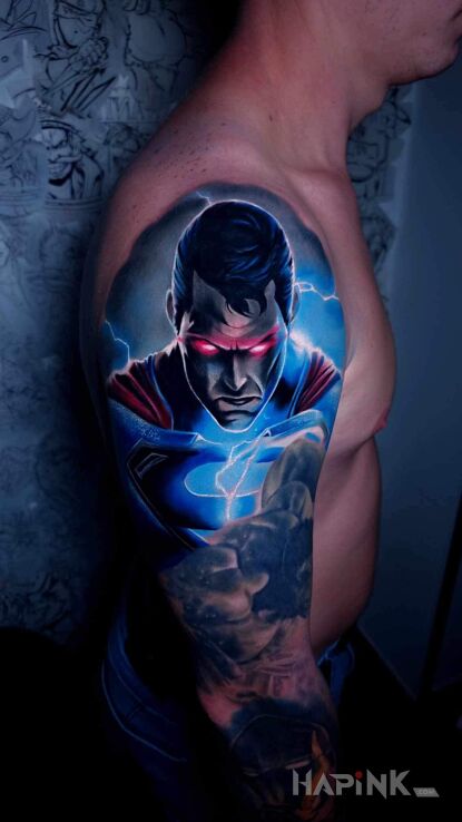 Tattoo Super Man koniec rękawa marvel&dc in characters motif and realistic style on the upper arm