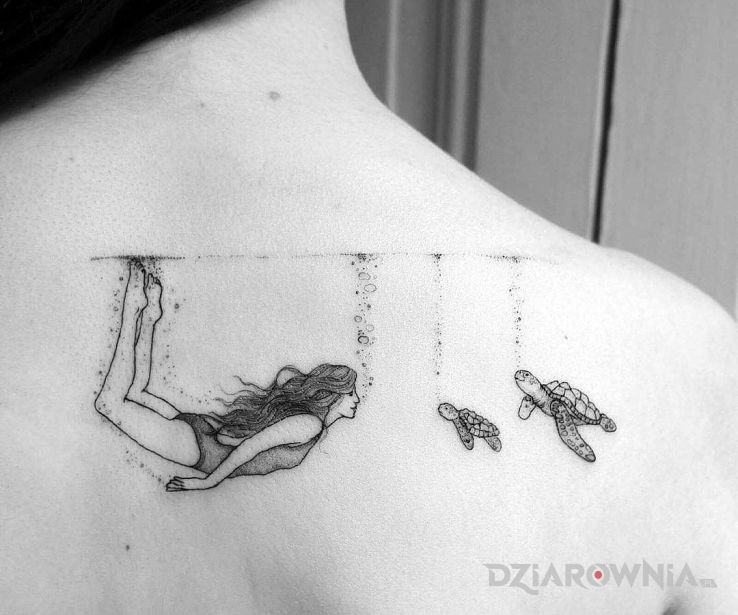 Tatuaż dwa żółwie w motywie zwierzęta na łopatkach