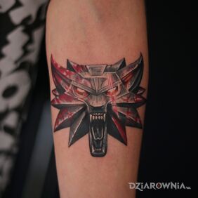 Tatuaż The Witcher, tatuaż wiedzmin na ręce motyw: kolorowe styl: realistyczne