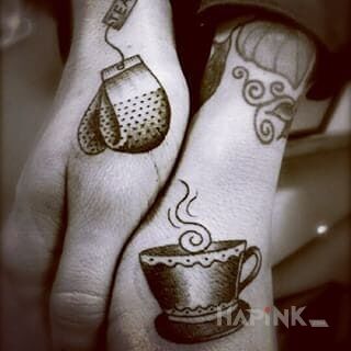 Tattoo Metafora miłości in Love motif on the hand